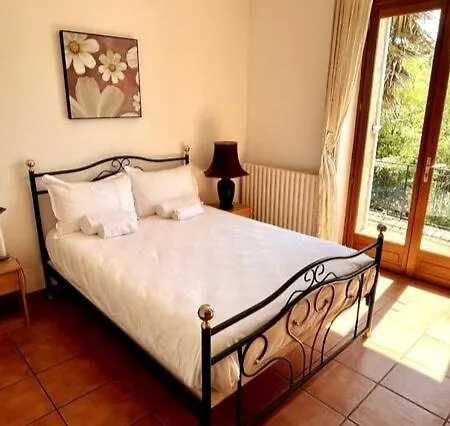 Grande Maison Avec Piscine Sous Les Falaises De La Roque Gageac Holiday home Vezac (Dordogne)