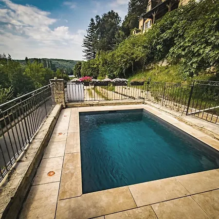 Grande Maison Avec Piscine Sous Les Falaises De La Roque Gageac Holiday home Vezac (Dordogne)